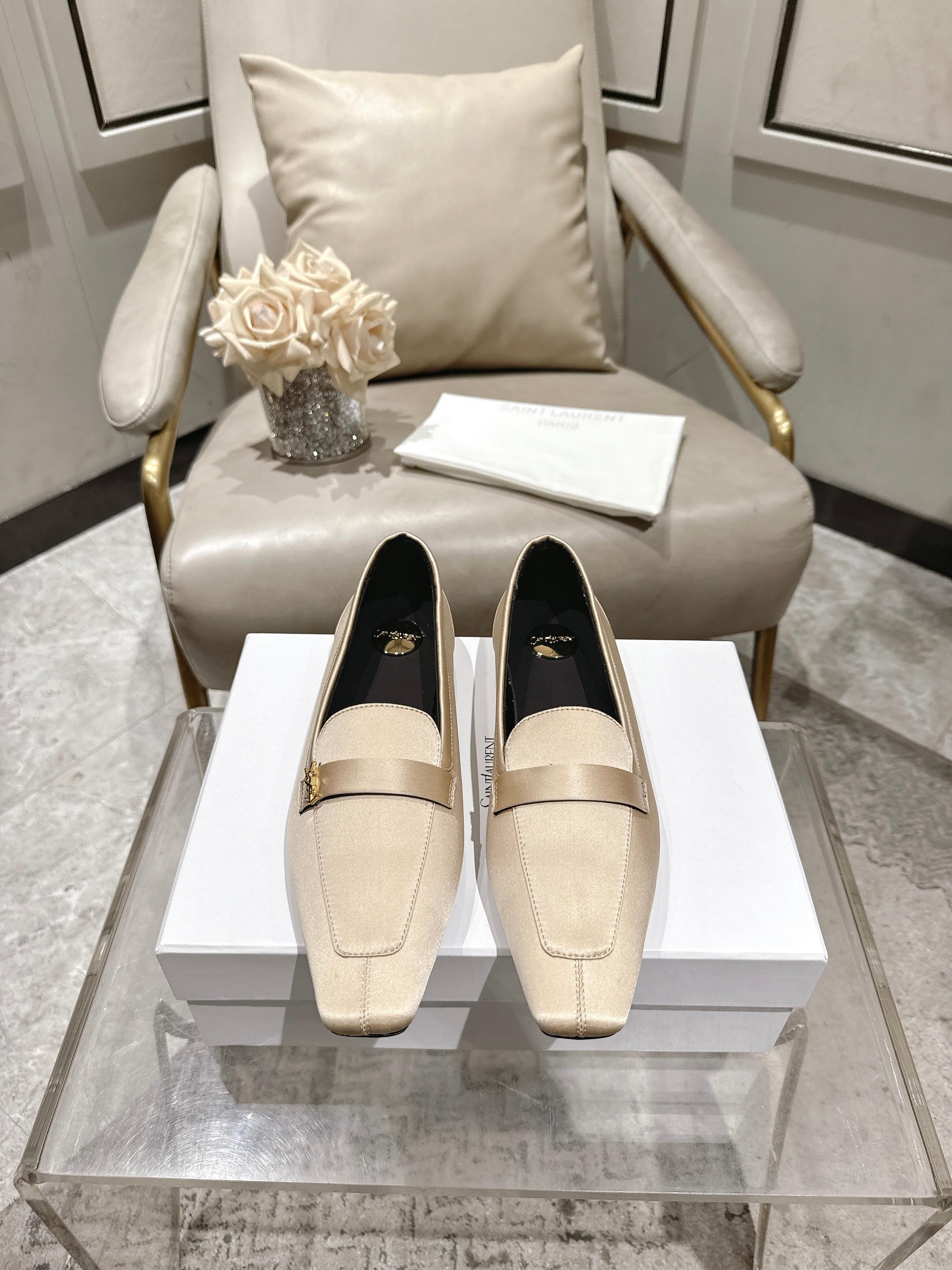 [TOP] Yves Saint Laurent YSL Flats - Apricot - 711 Luxury