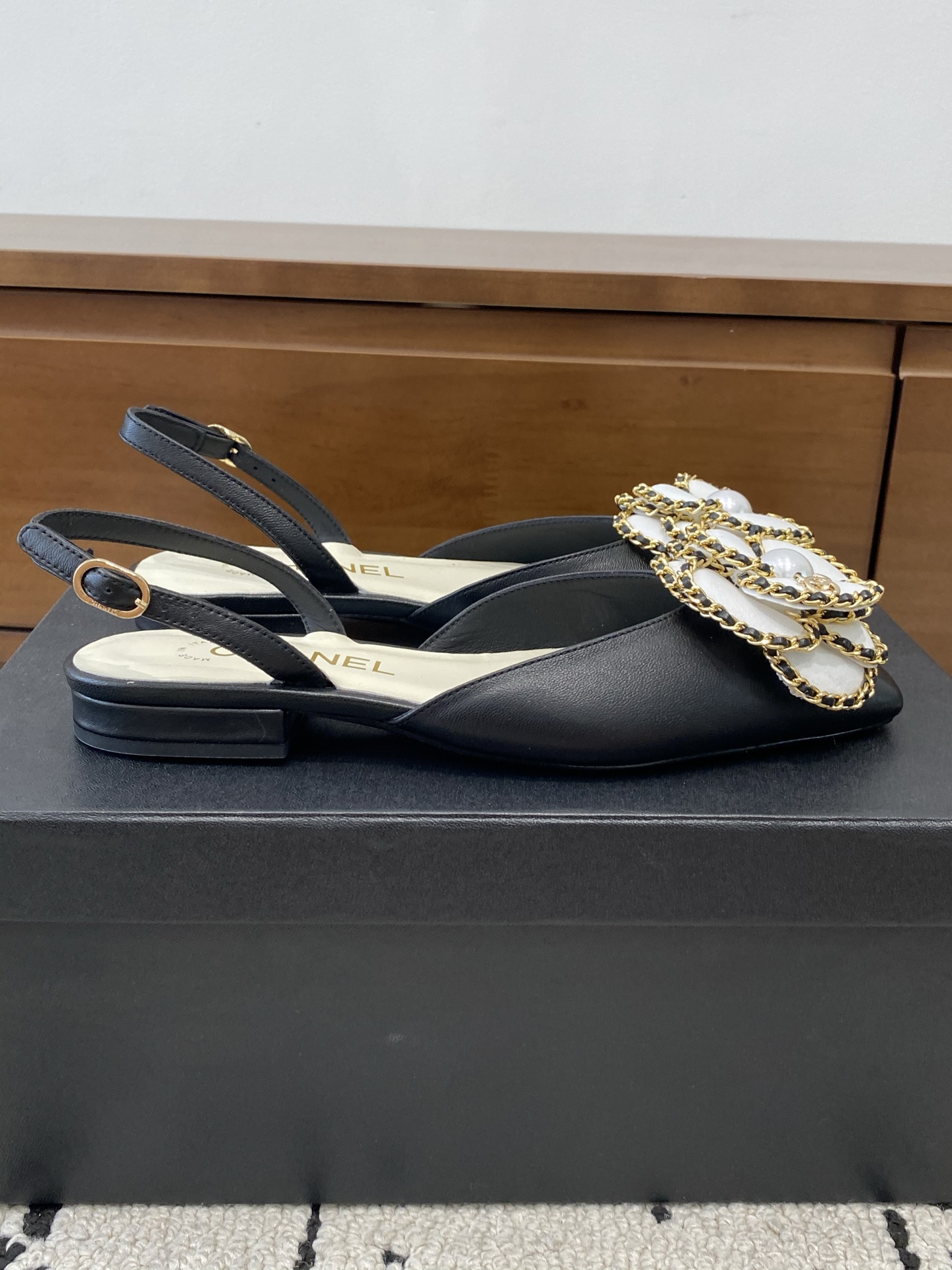[TOP] CHANEL Mules - Black - 711 Luxury