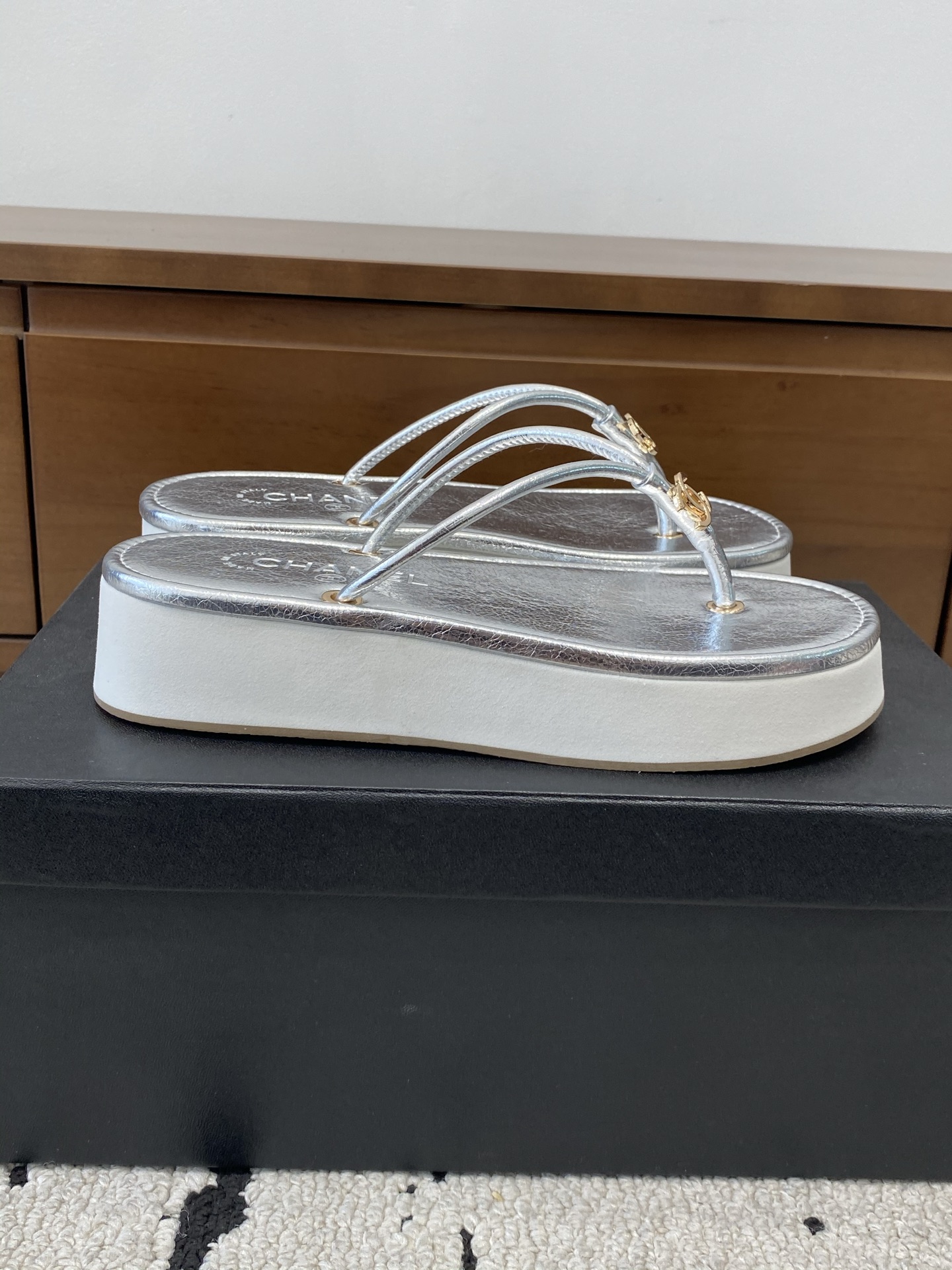 [TOP] CHANEL Slippers - Sliver - 711 Luxury
