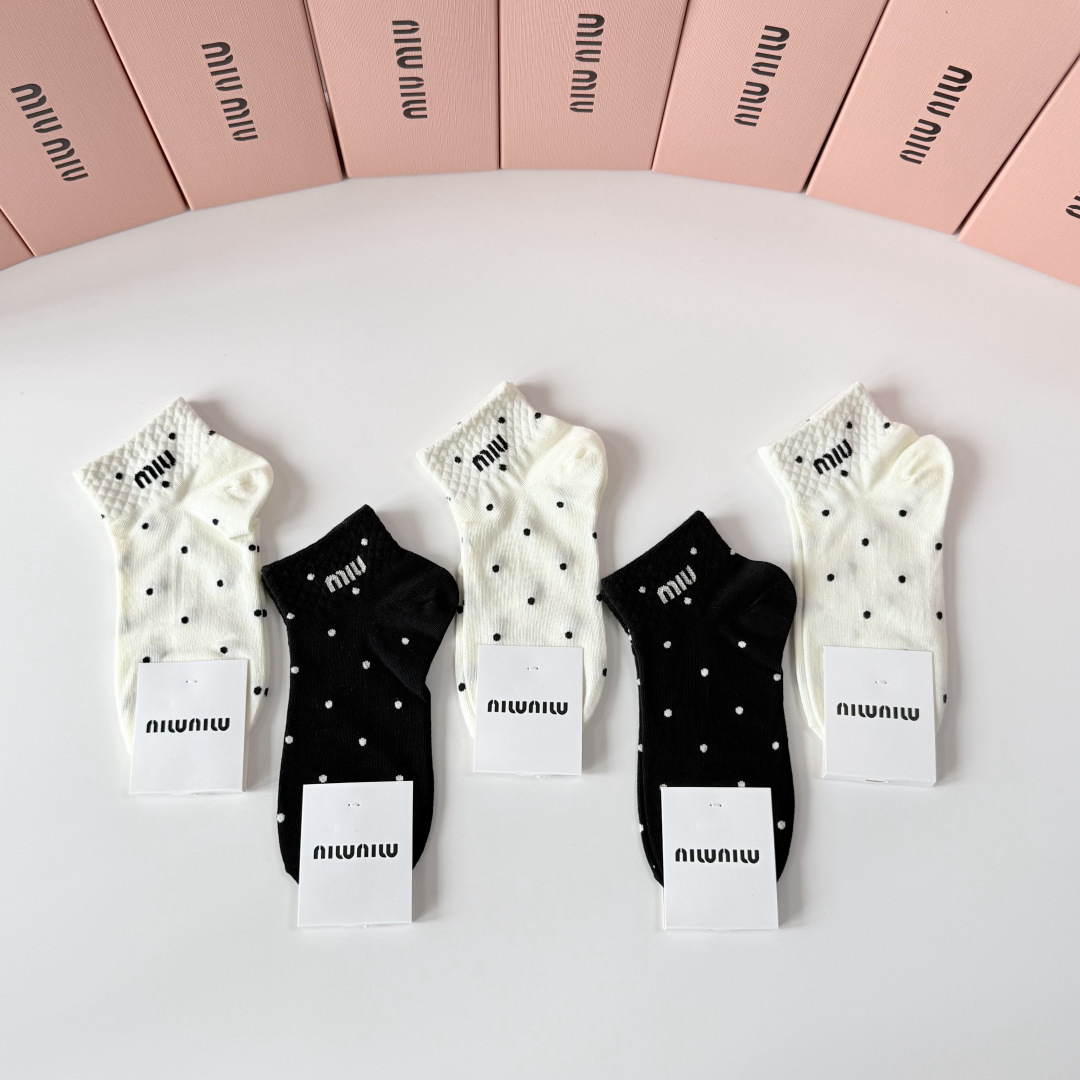 [TOP] Miu Miu Socks - 5 Pieces as a Set - 711 Luxury