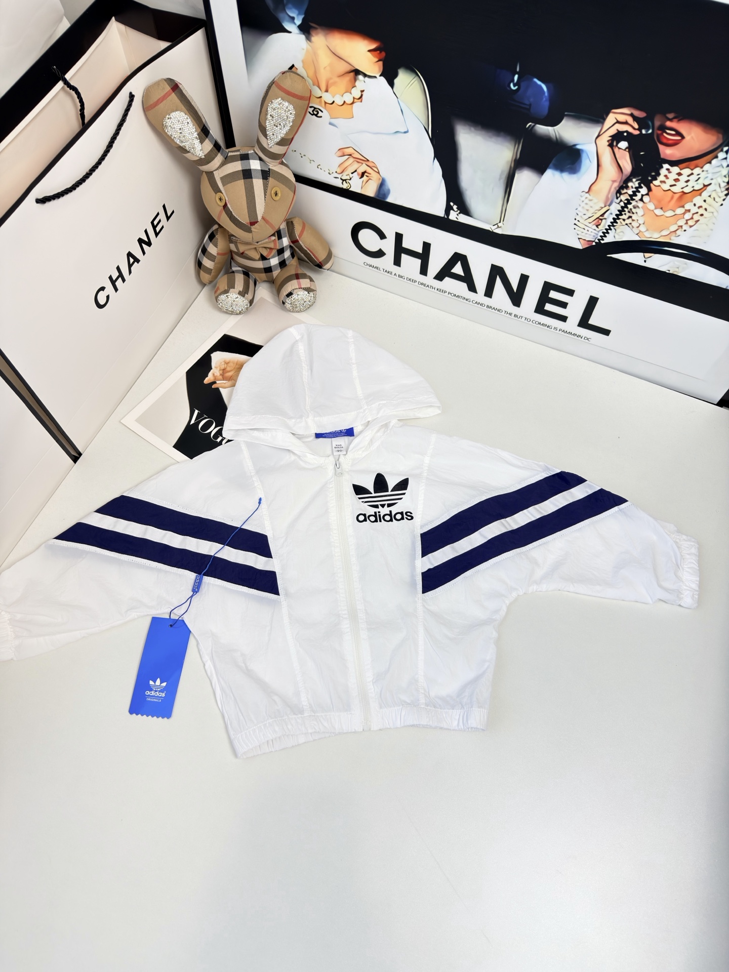 Adidas Unisex Kids Three Stripes Trefoil Hooded Lightweight Sun Protection Jacket Boys Girls Zip Up Windbreaker