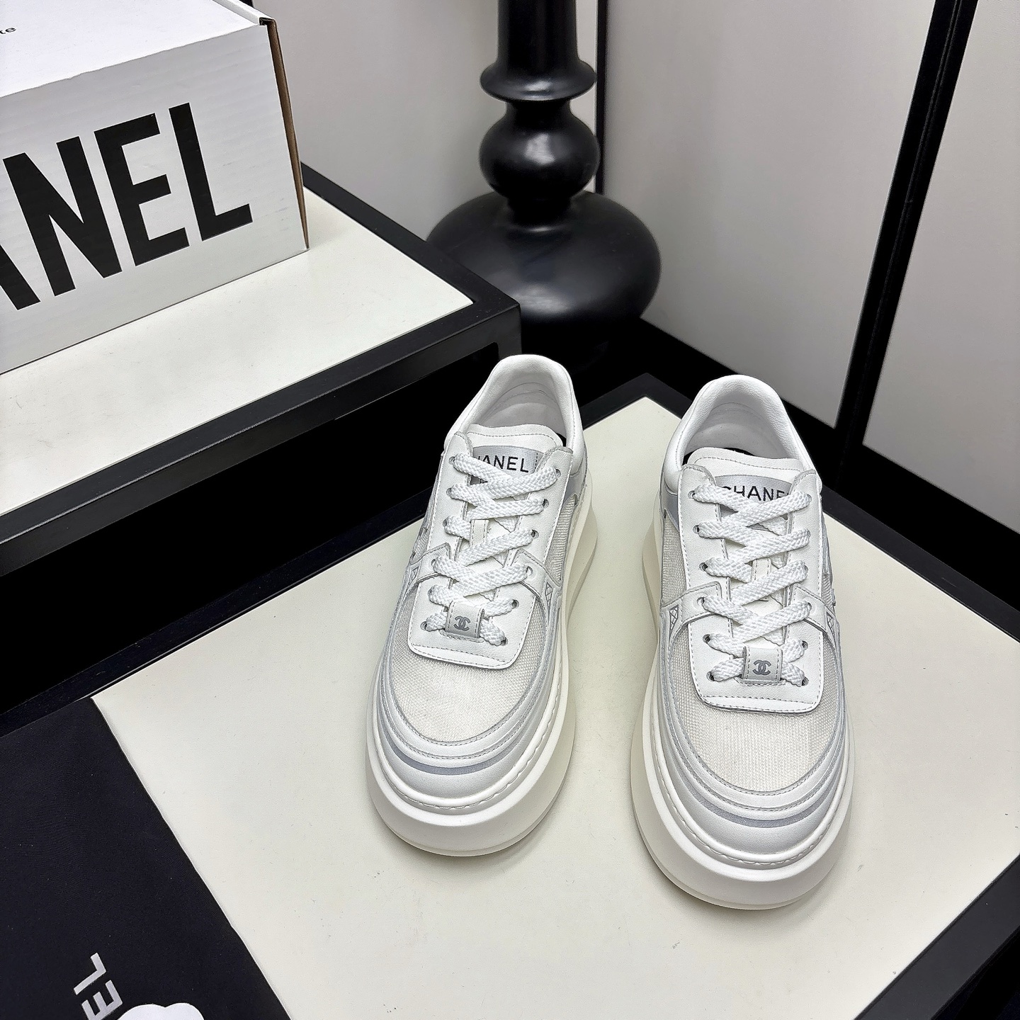 [TOP] CHANEL Platform Sneakers - White - 711 Luxury