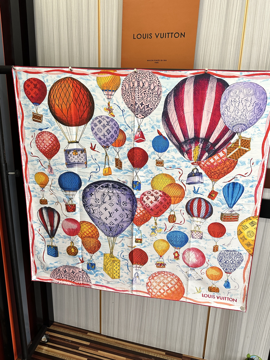 [TOP] Louis Vuitton LV Scarf 90x90 cm - Red - 711 Luxury