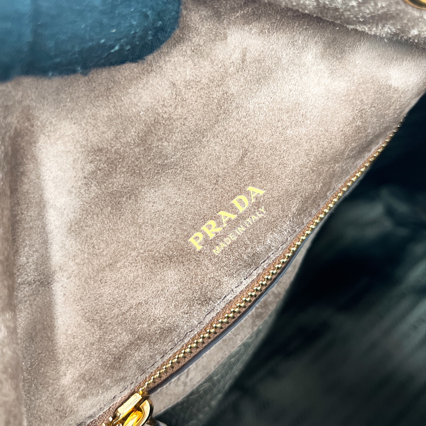 [TOP] PRADA Carry Bag 28x32x14cm - Brown