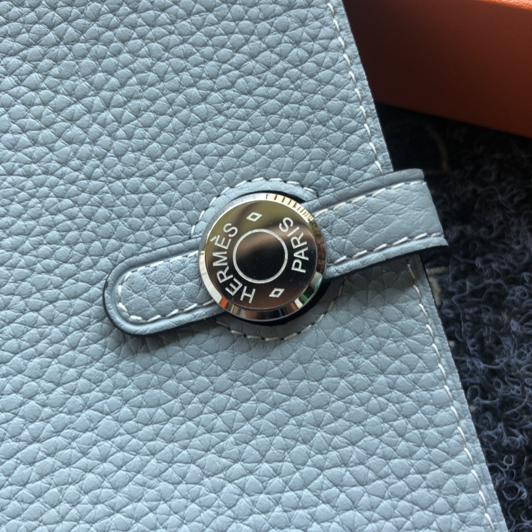 [TOP] HERMES Dogon Passport Holder 15cm - Bleu Lin