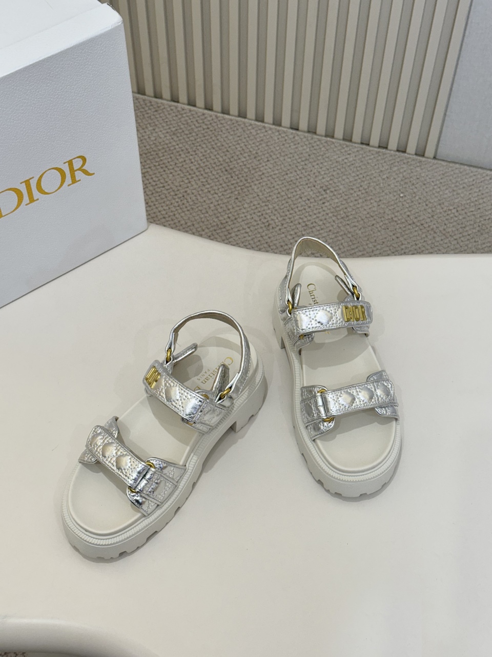 [TOP] Christian Dior Sandals - Sliver