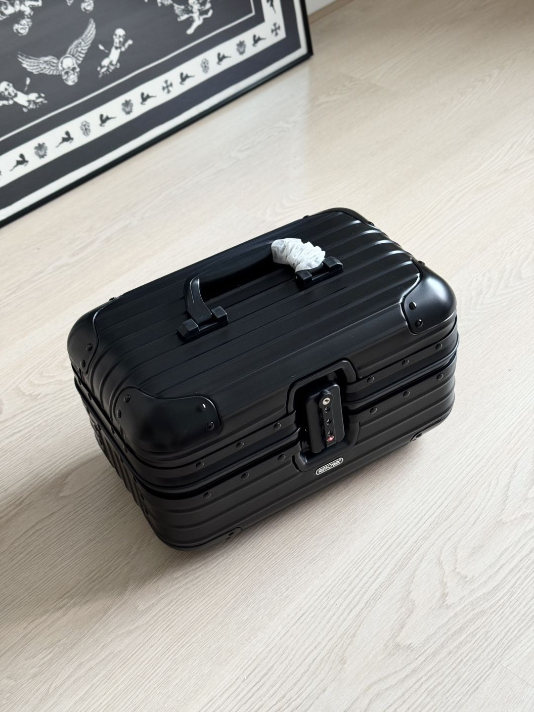 RIMOWA Aluminum Travel Vanity Case in Silver #379431