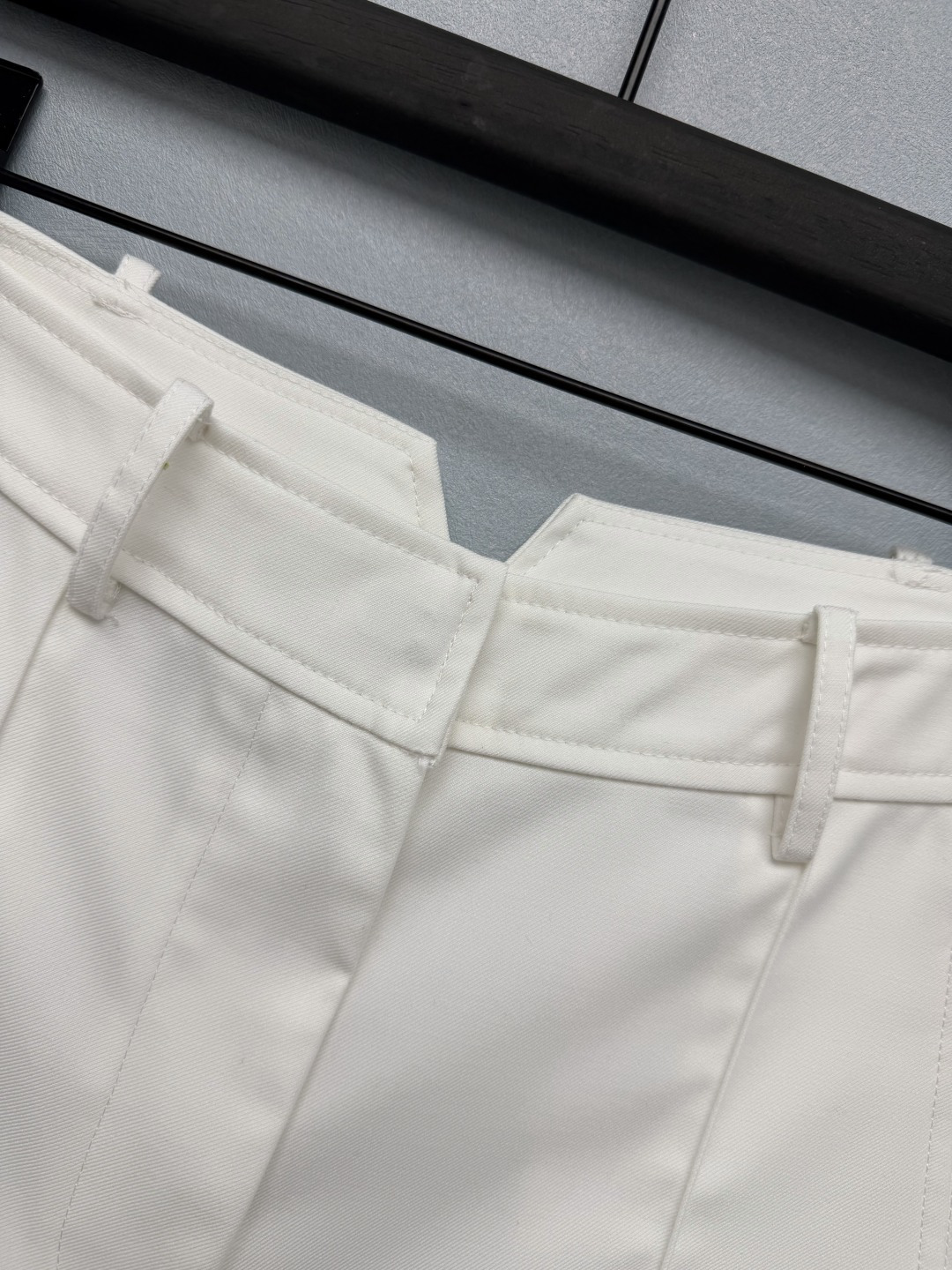[TOP] HERMES Shorts - White - 711 Luxury