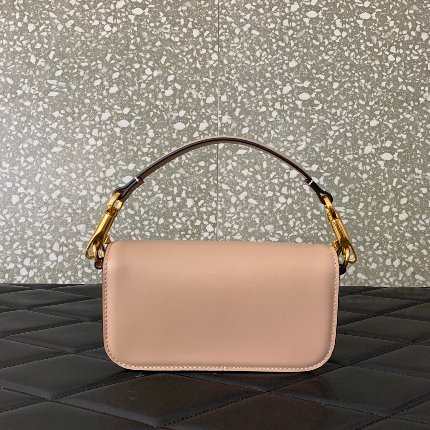 [TOP] VALENTINO Garavani Loco Bag 20x11x5cm - Pink