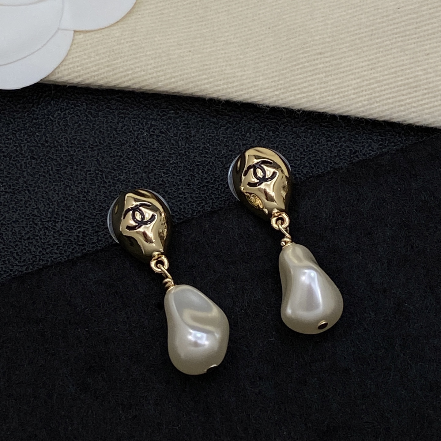 [TOP] CHANEL Earrings - Gold - 711 Luxury