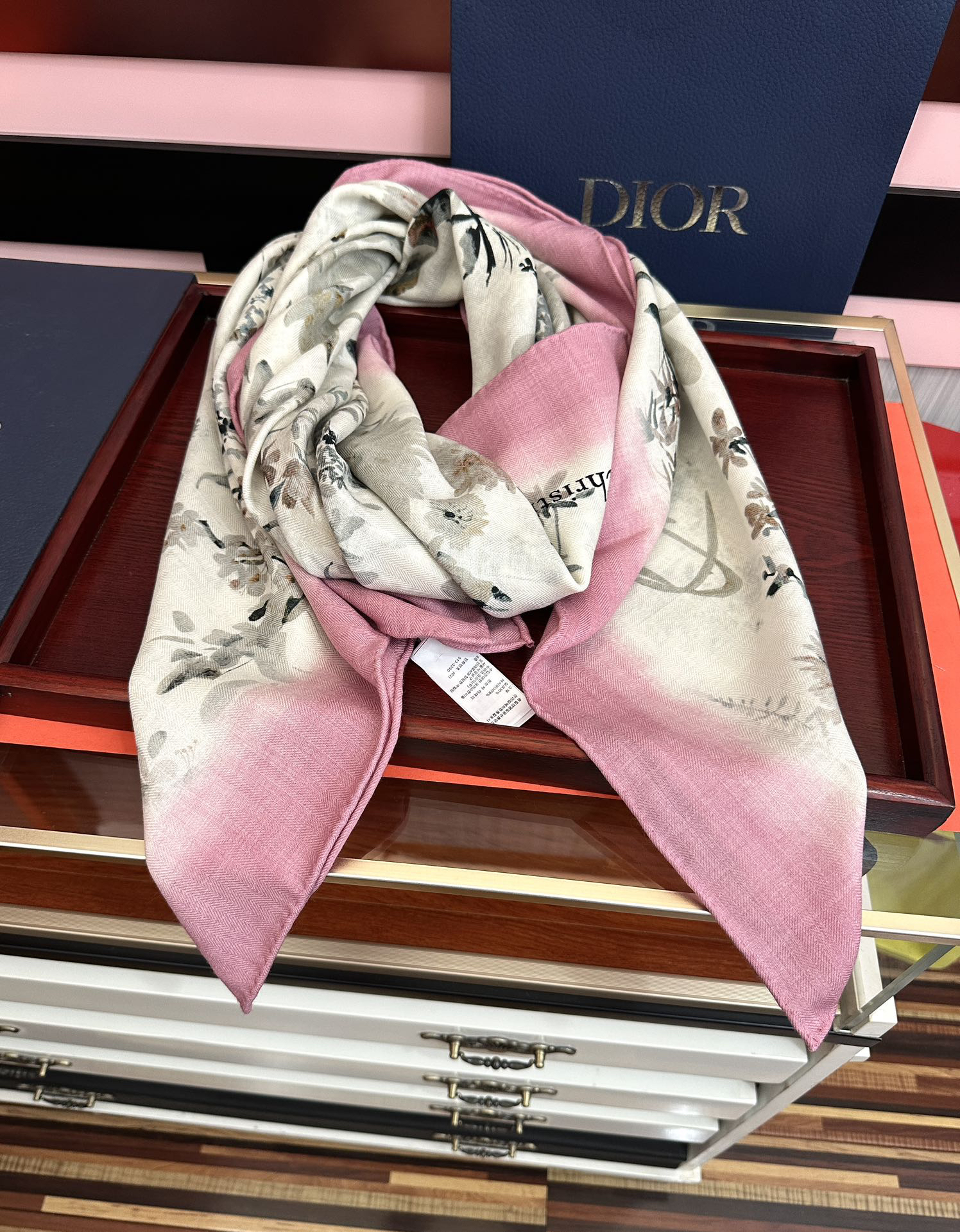 [TOP] Christian Dior  30% Silk + 70% Cashmere Scarf  - Pink