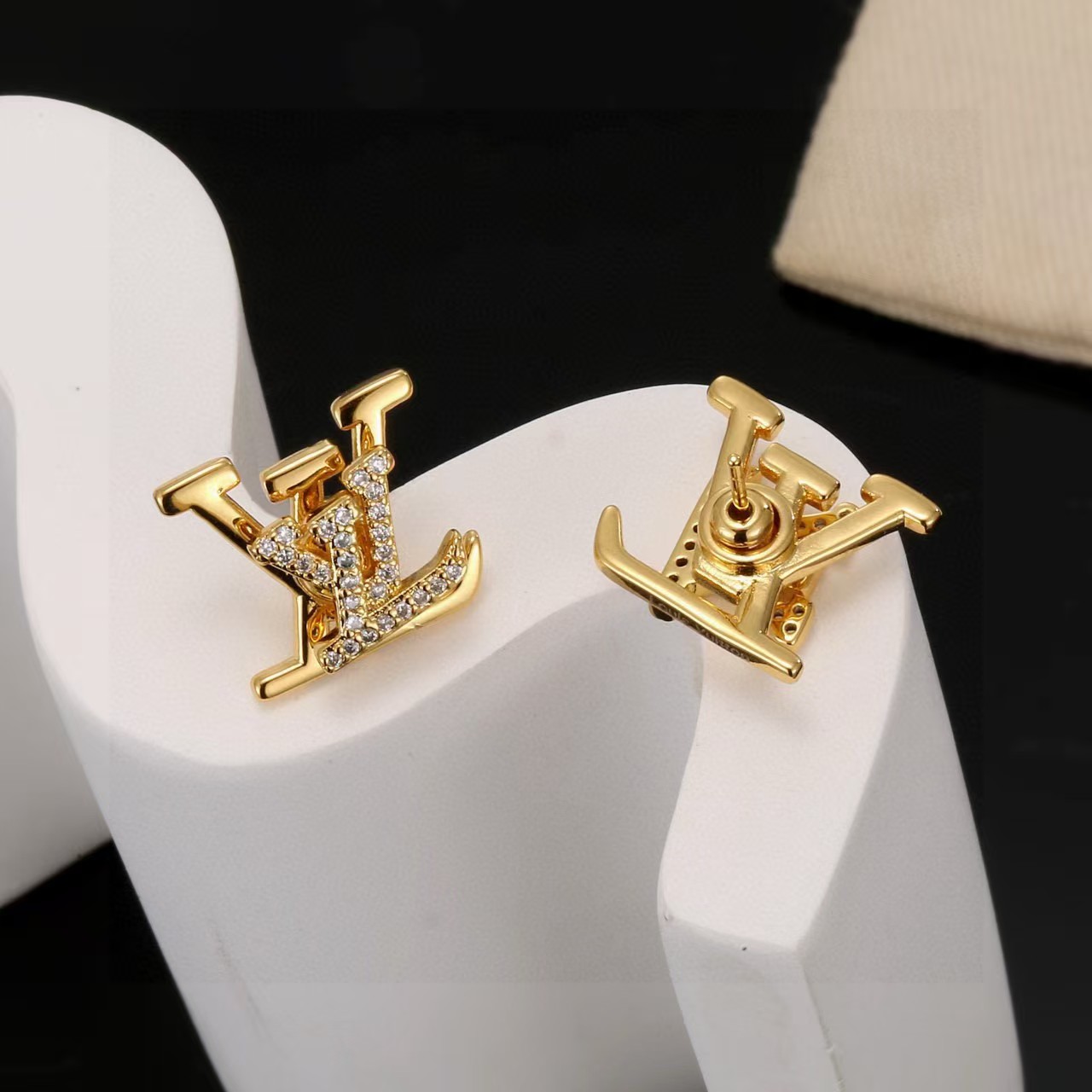 [TOP] Louis Vuitton LV Earrings - Gold - 711 Luxury