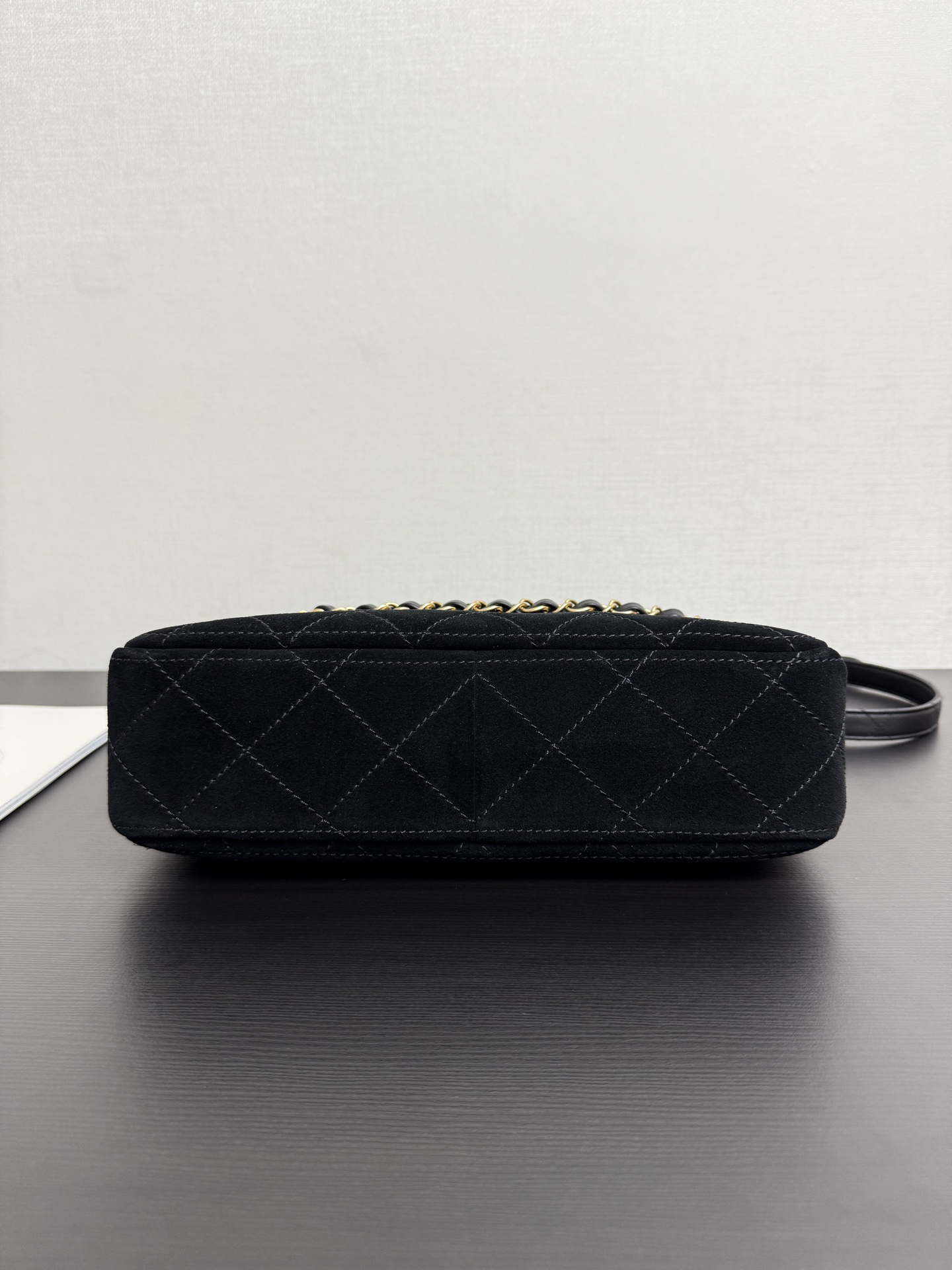 [TOP] CHANEL Messenger Bag 21.5x30x6cm - Black & GHW