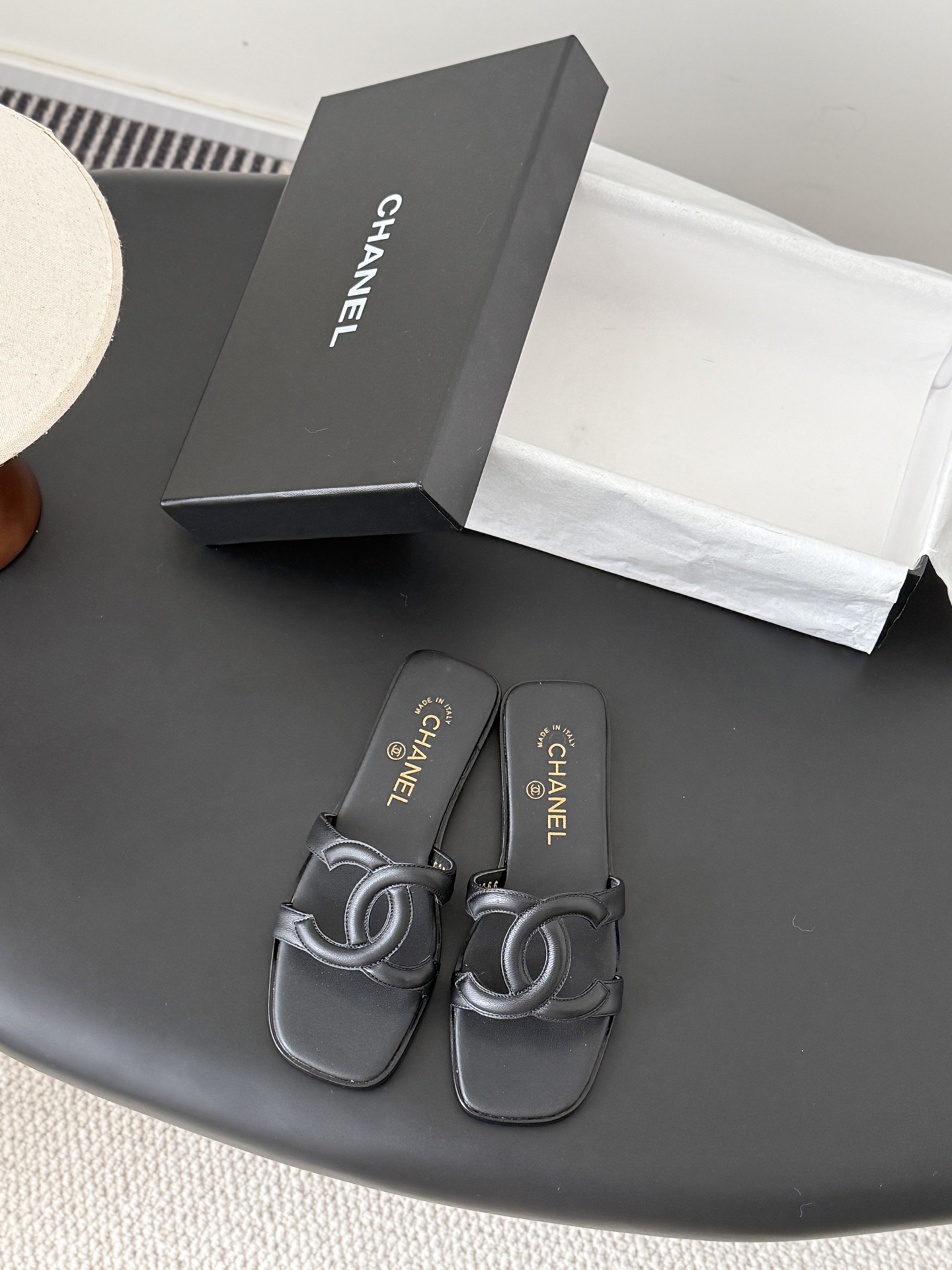 [TOP] CHANEL Slippers - Black - 711 Luxury