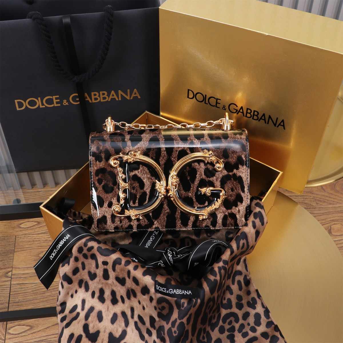 [TOP] Dolce & Gabbana D&G Girls  Bag  Patent Leather 21x5x13.5 cm - Leopard Print - 711 Luxury