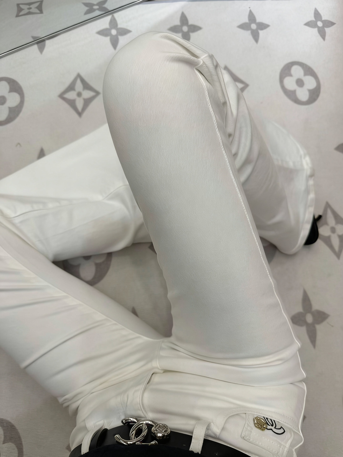 [TOP] CHANEL Pants - White