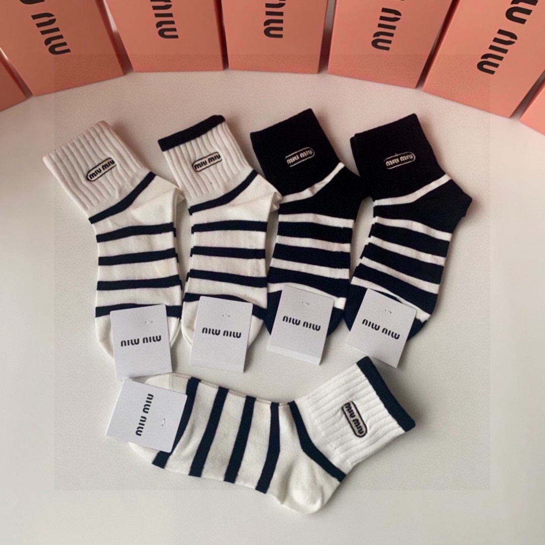 [TOP] Miu Miu Socks - 5 Pieces as a Set - 711 Luxury