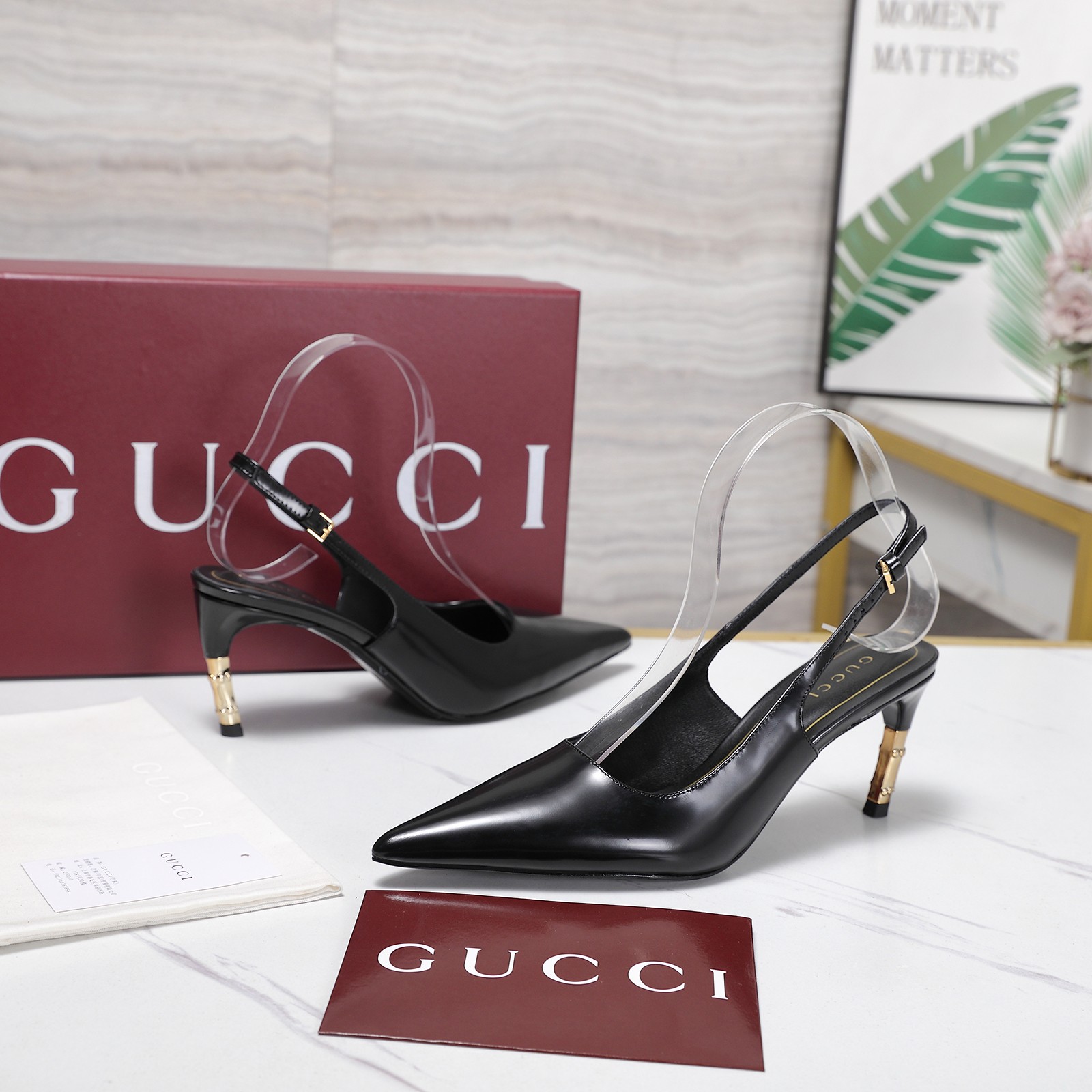 Gucci Shoes Gucci Cowhide Chain Decoration Horseshoe Heel Sandals #387647 View 2 | Nigo Office