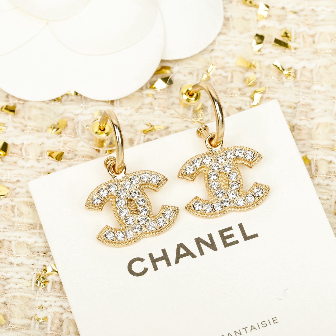 [TOP] CHANEL Earrings - Gold