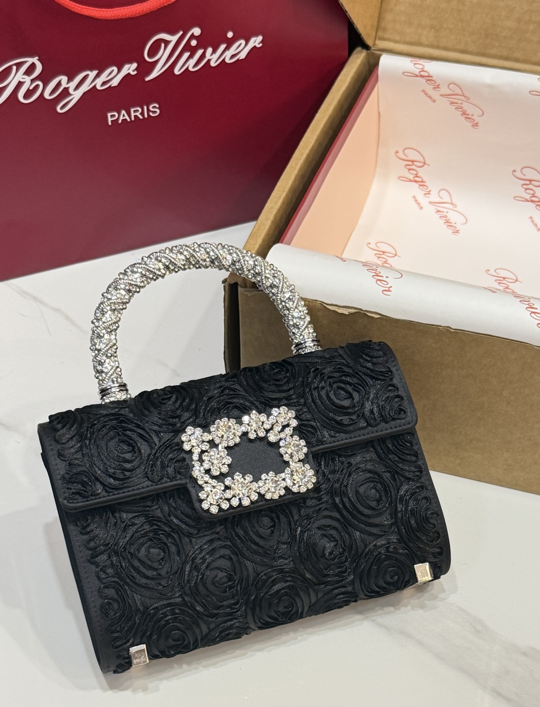 [TOP] ROGER VIVIER Diamond Bag 19-4-13 CM - Black - 711 Luxury