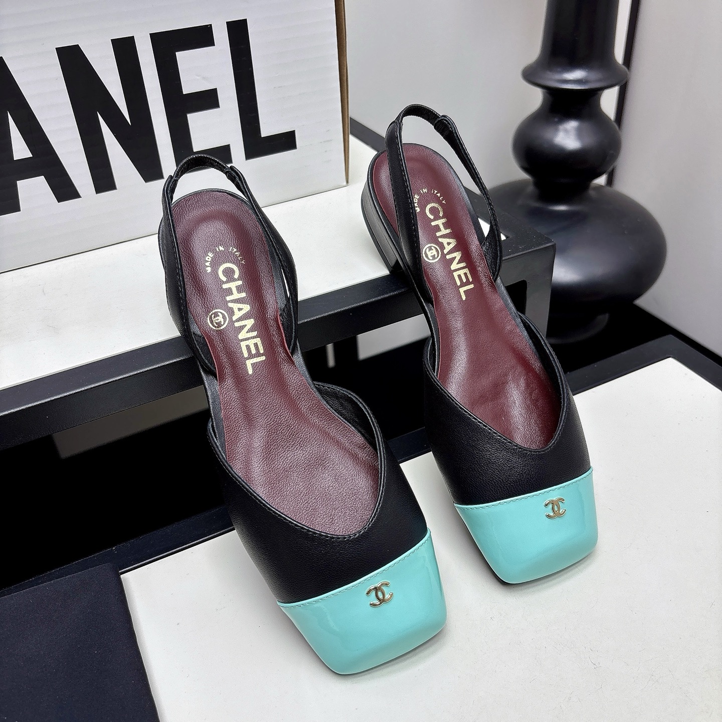 [TOP] CHANEL Mules - Black - 711 Luxury