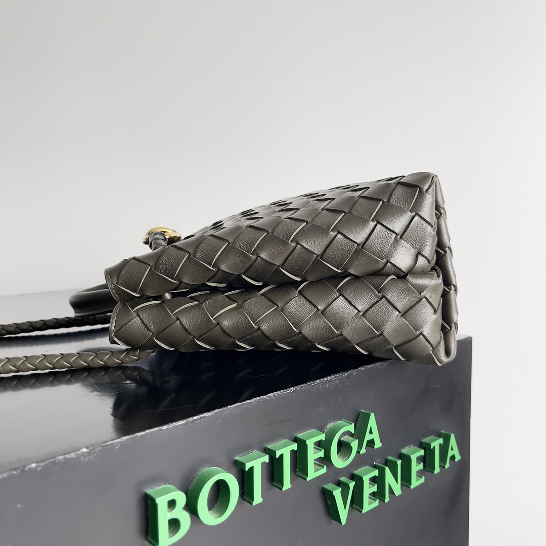 [TOP] Bottega Veneta BV Andiamo Bag Lambskin 25x22x10.5cm - Marsh Green - 711 Luxury