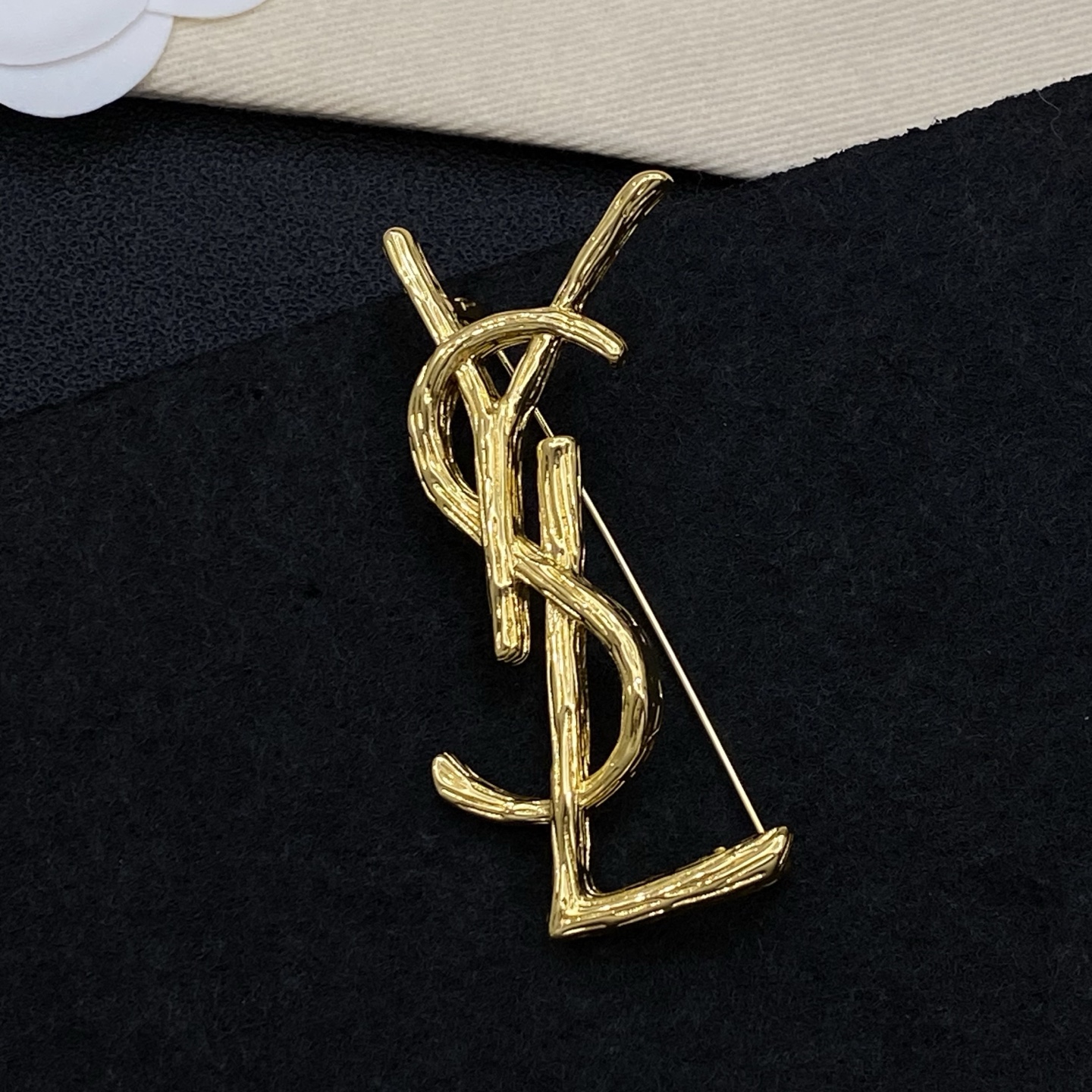 [TOP] Yves Saint Laurent YSL Brooch - 2 Color - 711 Luxury