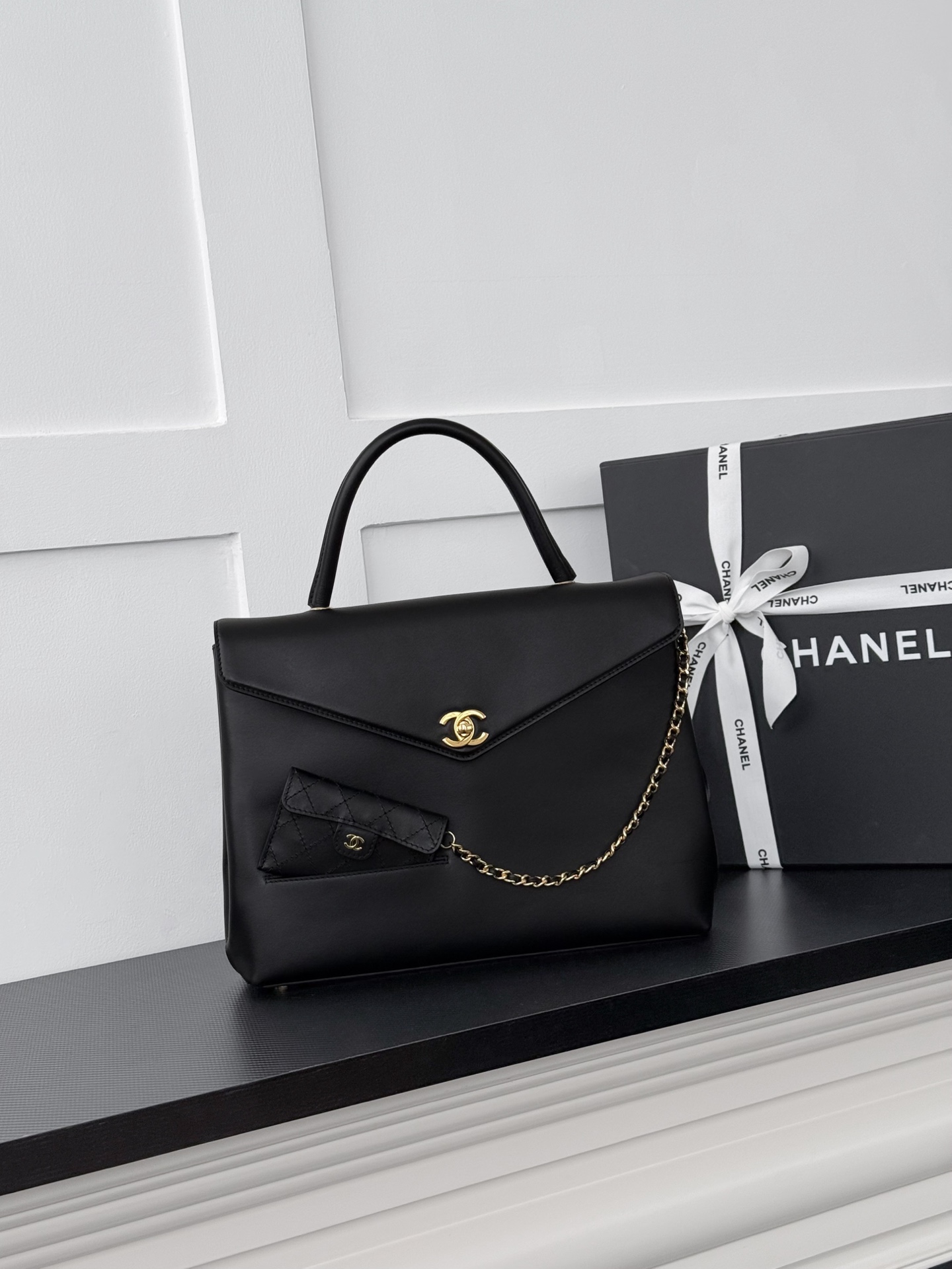 [TOP] CHANEL Briefcase 32x22x9cm - Black & GHW - 711 Luxury