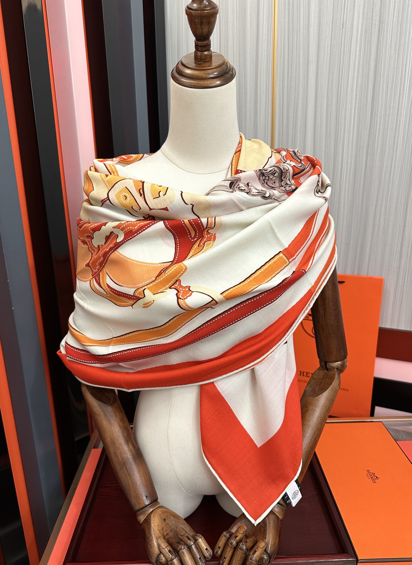 [TOP] HERMES  Scarf 140X140 cm - Orange - 711 Luxury