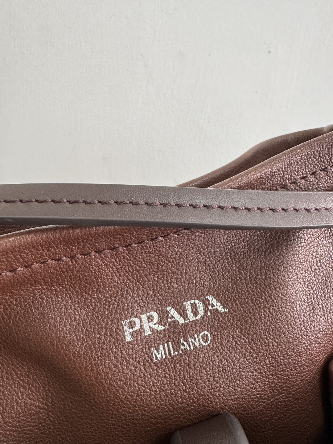 [TOP] PRADA Cowhide Tote Bag 25x24CM - Brown