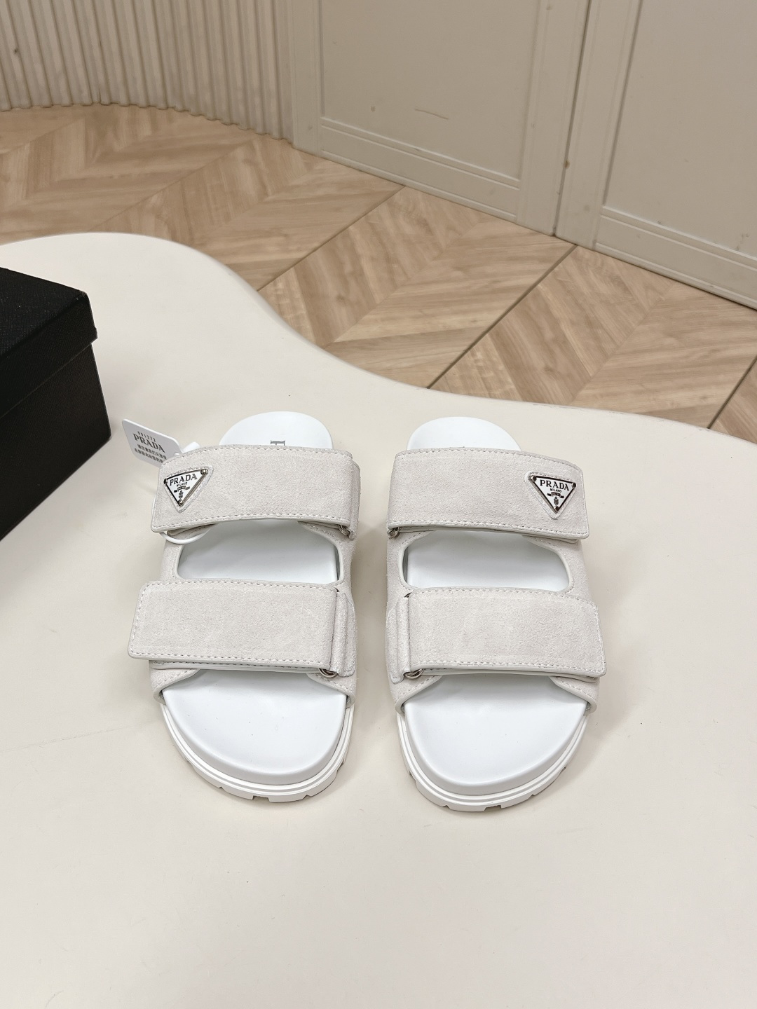 [TOP] PRADA Slippers - White - 711 Luxury