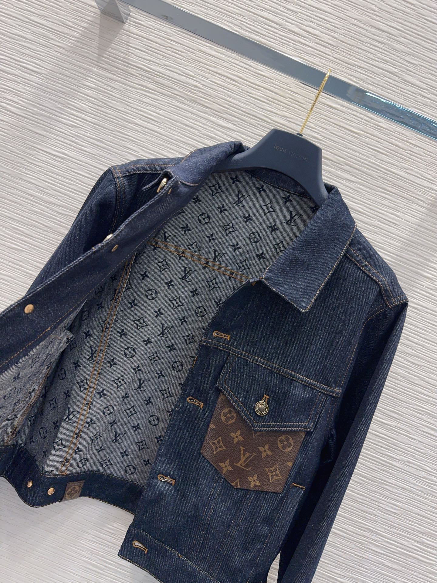 [TOP] Louis Vuitton LV Denim Jacket - Blue