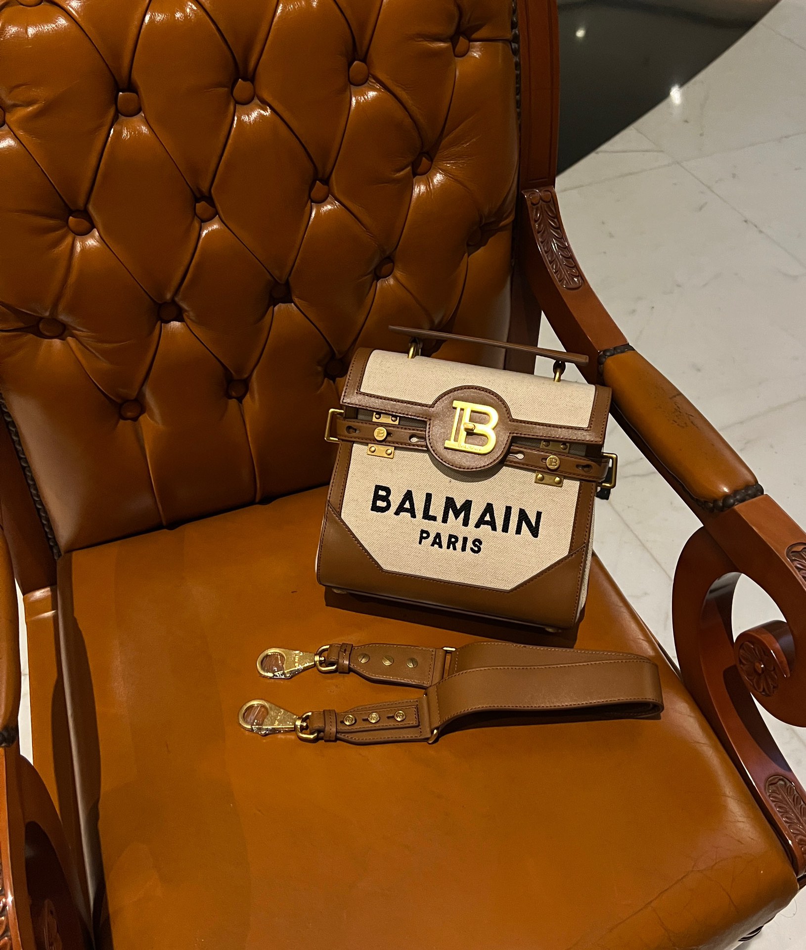 [TOP] BALMAIN Cowhide Bag 23*20*11cm - Brown - 711 Luxury