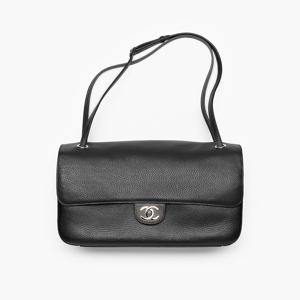 CHANEL Maxi Flapbag Grained Calfskin Silver Metal Black #378545