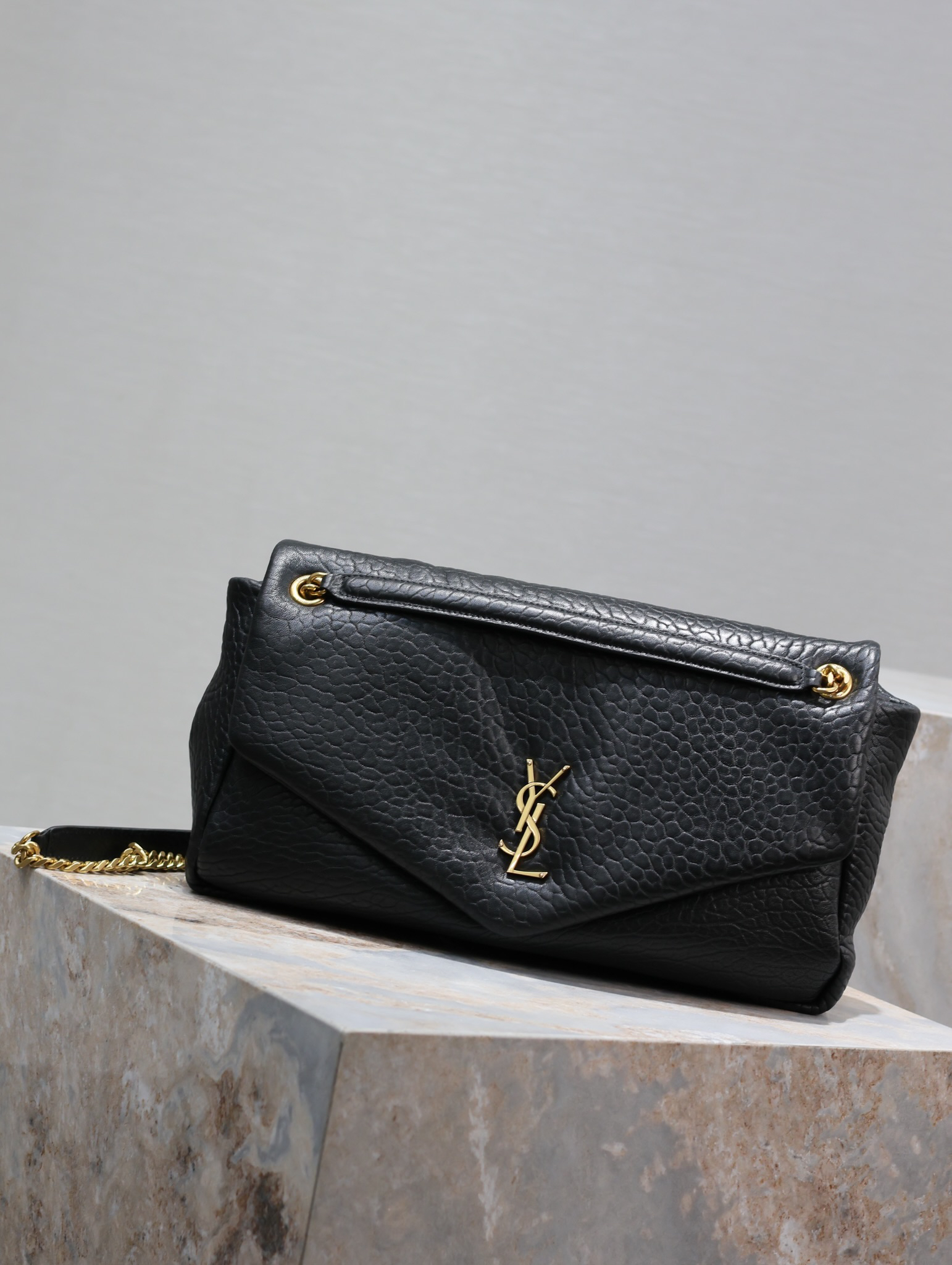 [TOP] Yves Saint Laurent YSL Calypso Lambskin Chain Bag 35.5x21x9cm - Black & GHW - 711 Luxury