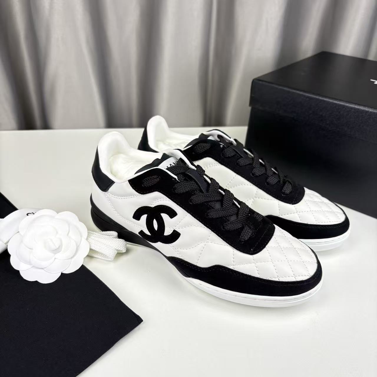 [TOP] CHANEL Sneakers - White - 711 Luxury