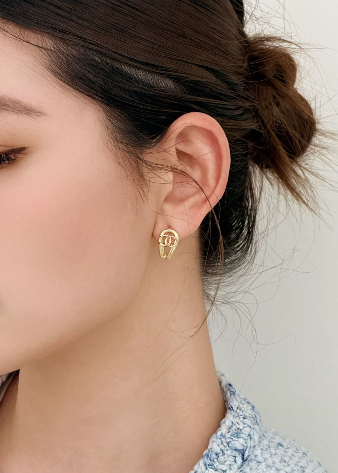 [TOP] CHANEL Earrings - Gold