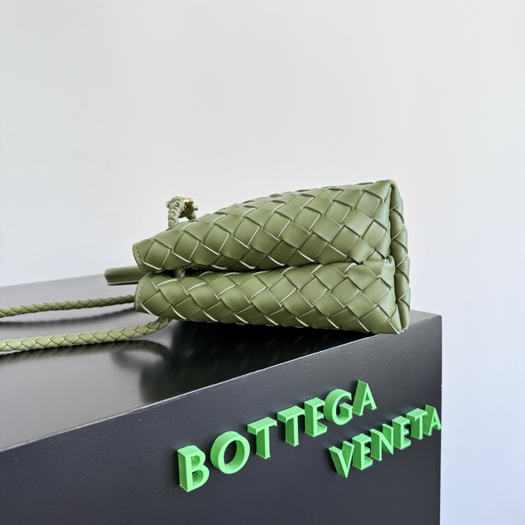 [TOP] Bottega Veneta BV Andiamo Bag Lambskin 25x22x10.5cm - Green - 711 Luxury
