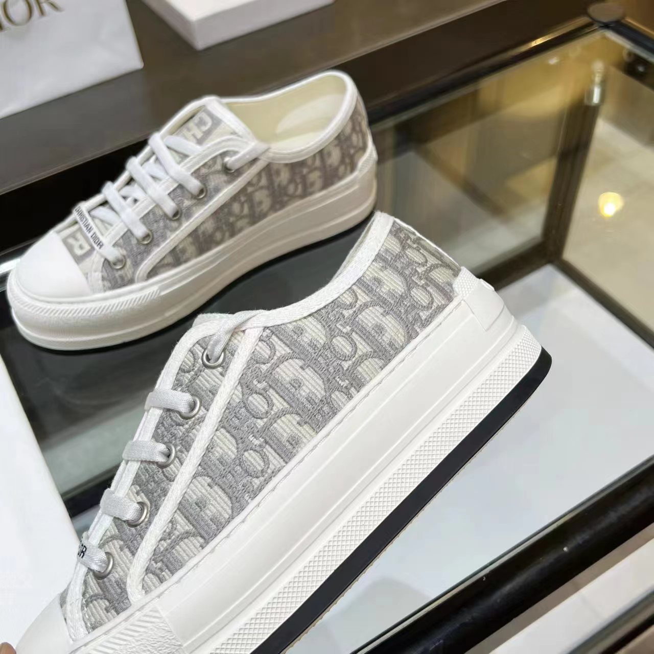 [TOP] Christian Dior Casual Shoes - White and Gray - 711 Luxury