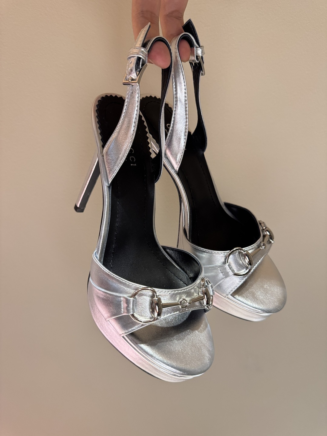Gucci silver Shoes GUCCI Women's Donna platform sandal in metallic silver leather #393751 View 2 | Nigo Office