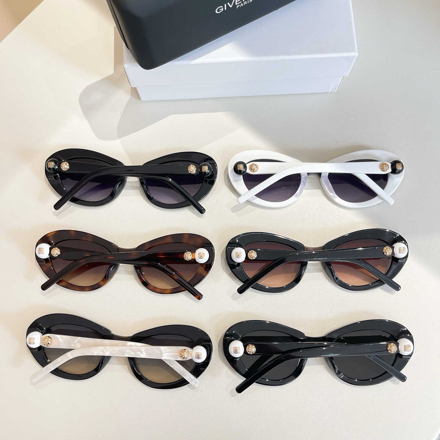 [TOP] GIVENCHY Sunglasses - 6 Color - 711 Luxury