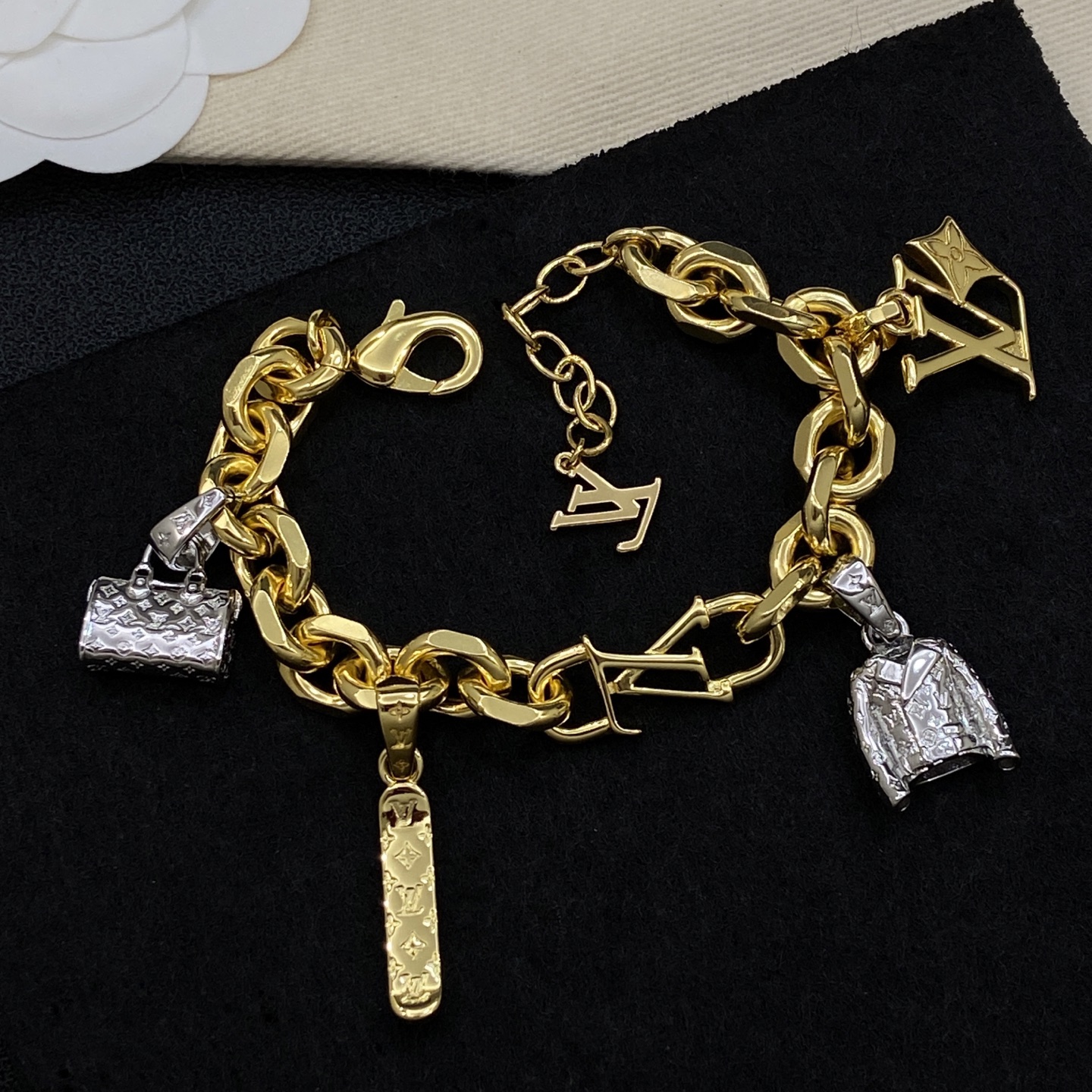 [TOP] Louis Vuitton LV Bracelet - 2 Color - 711 Luxury