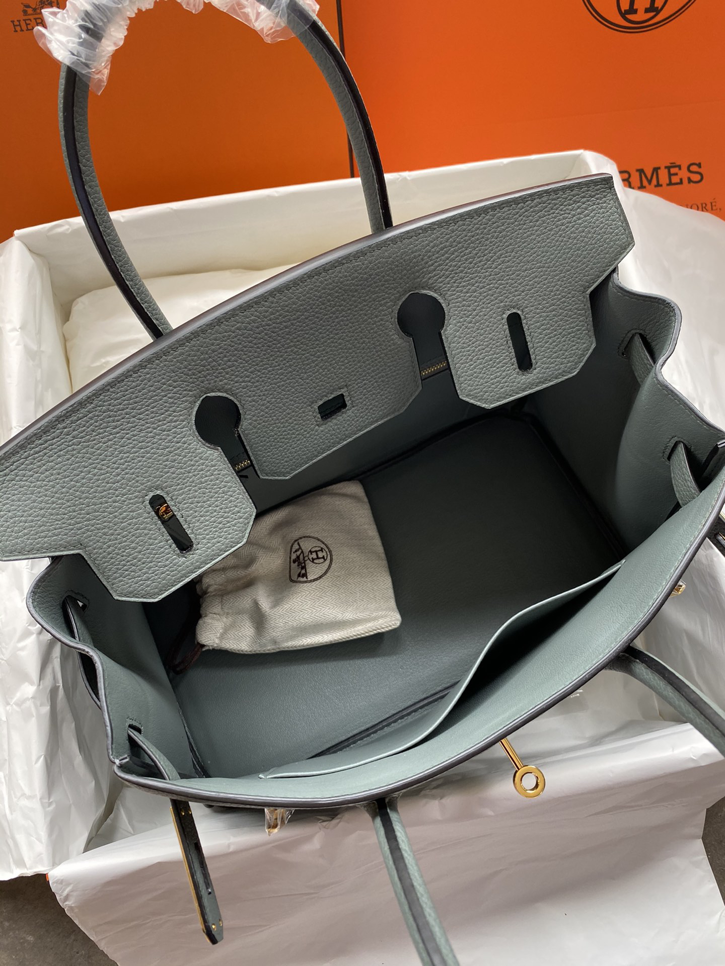 [TOP] HERMES Birkin Togo Leather 30cm - Vert Amande & GHW