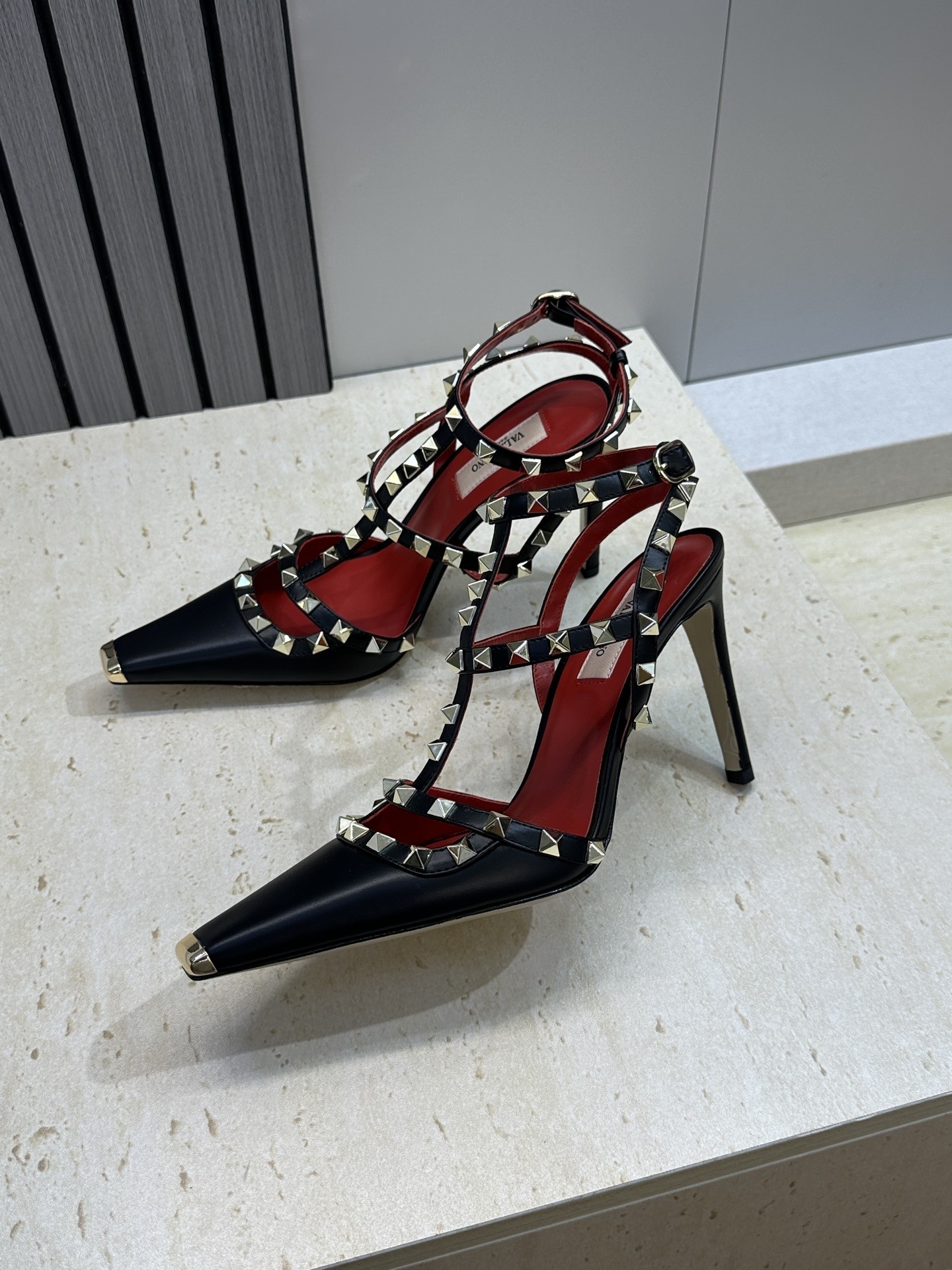 [TOP] VALENTINO High Heels Shoes  - Black - 711 Luxury