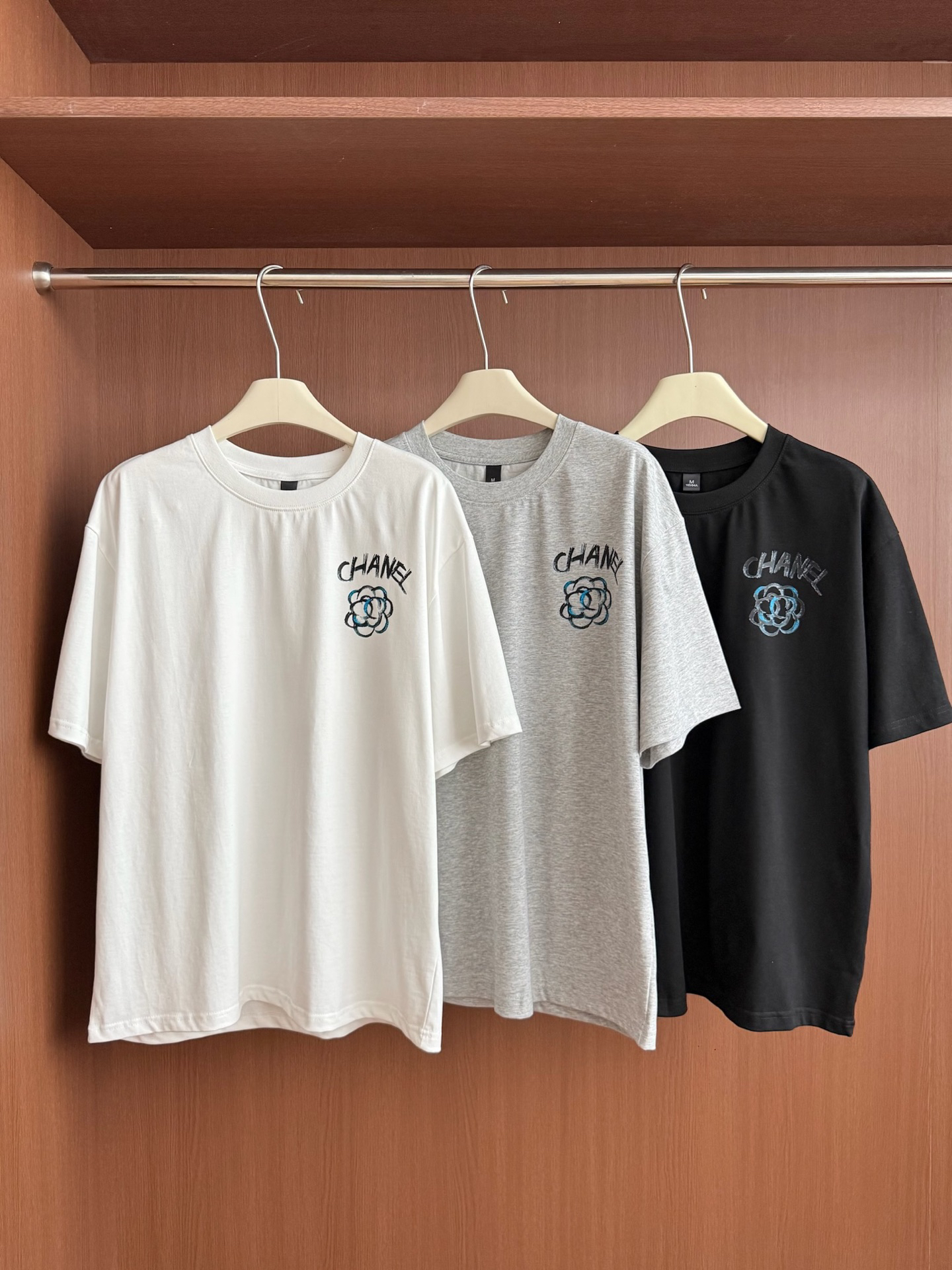 [TOP] CHANEL  T-shirt - 3 Colors