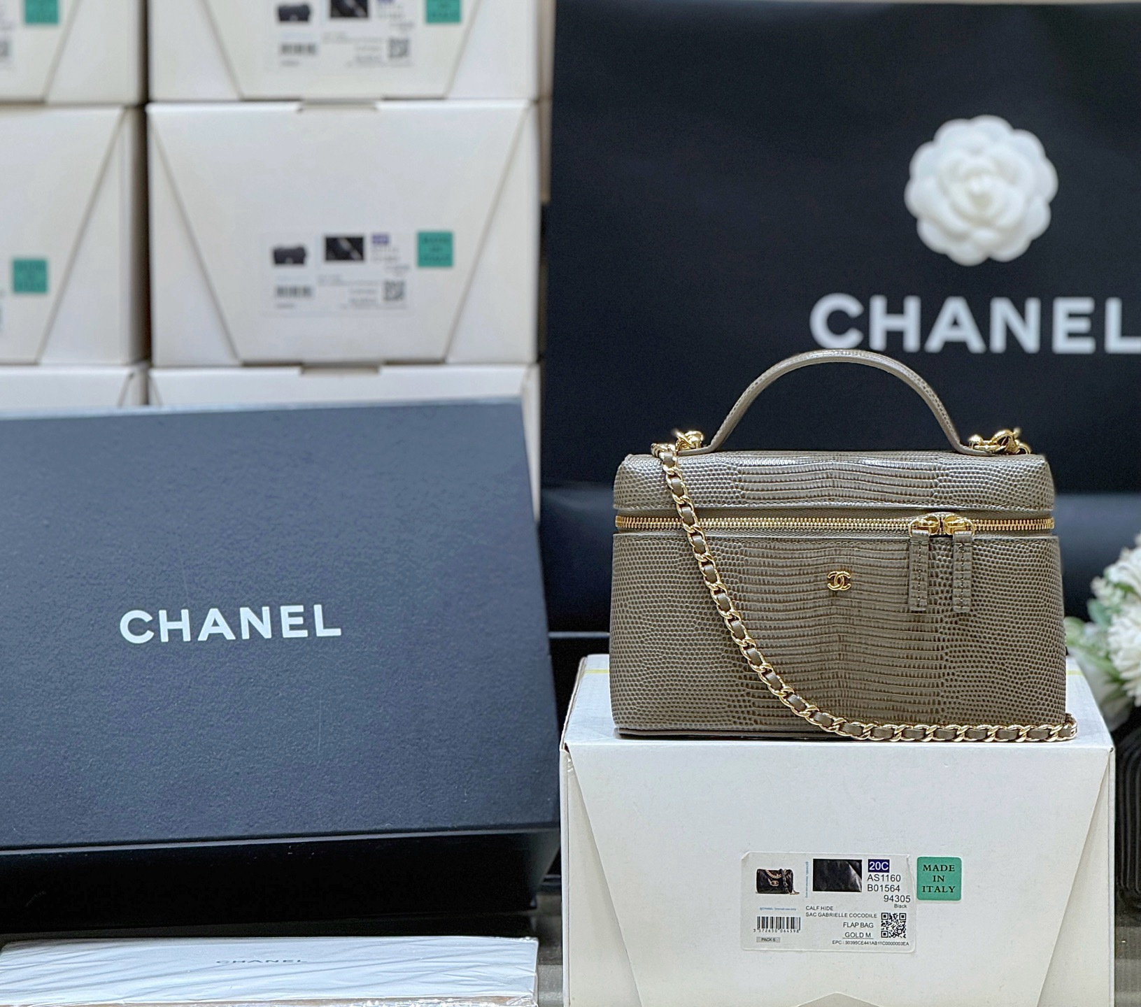 Chanel Bag Chanel Lizard Pattern LP Lunch Box Bag #388535 View 2 | Nigo Office