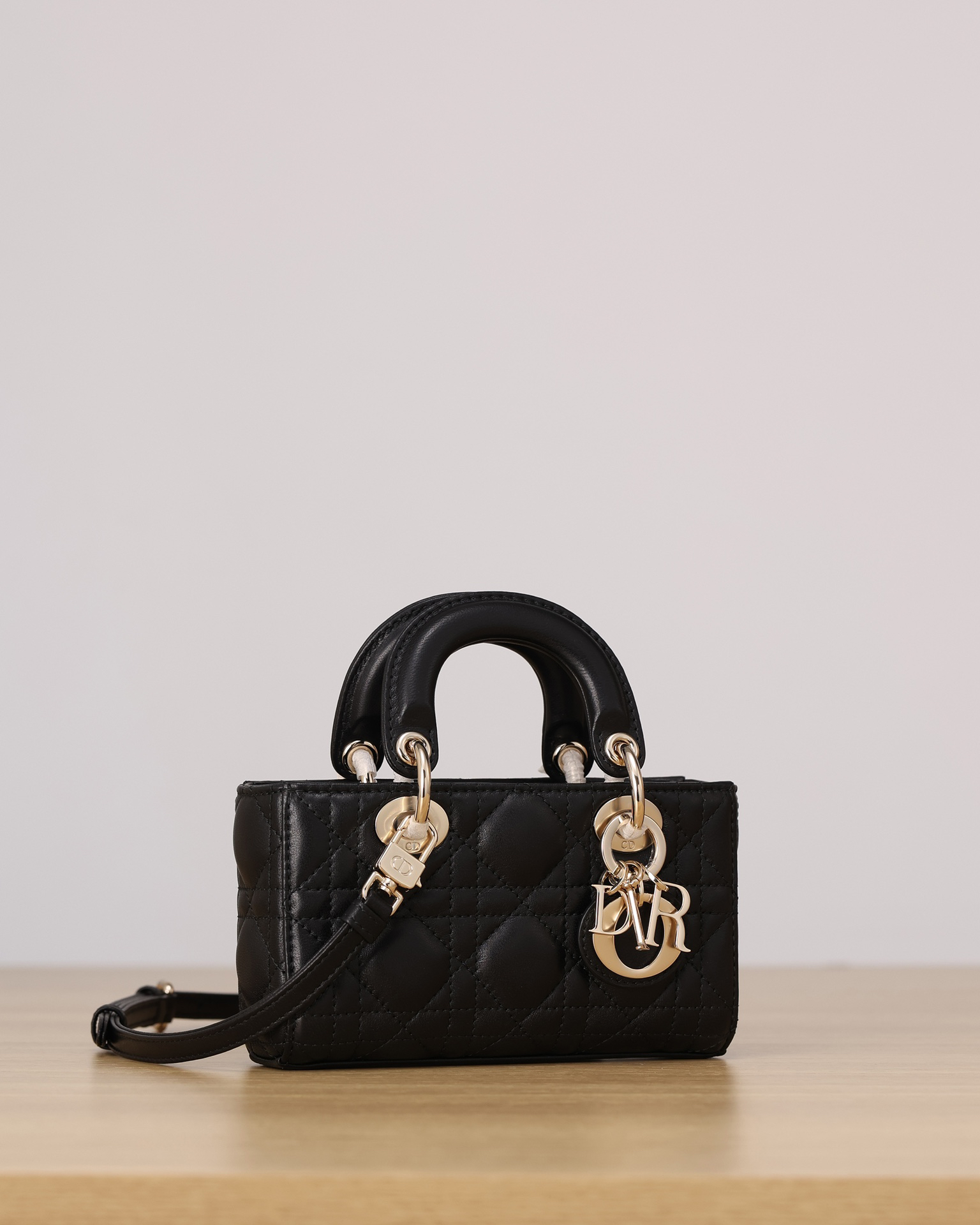 [TOP] Christian Dior Lady D-Joy Bag Lambskin 16x9x5cm - Black - 711 Luxury