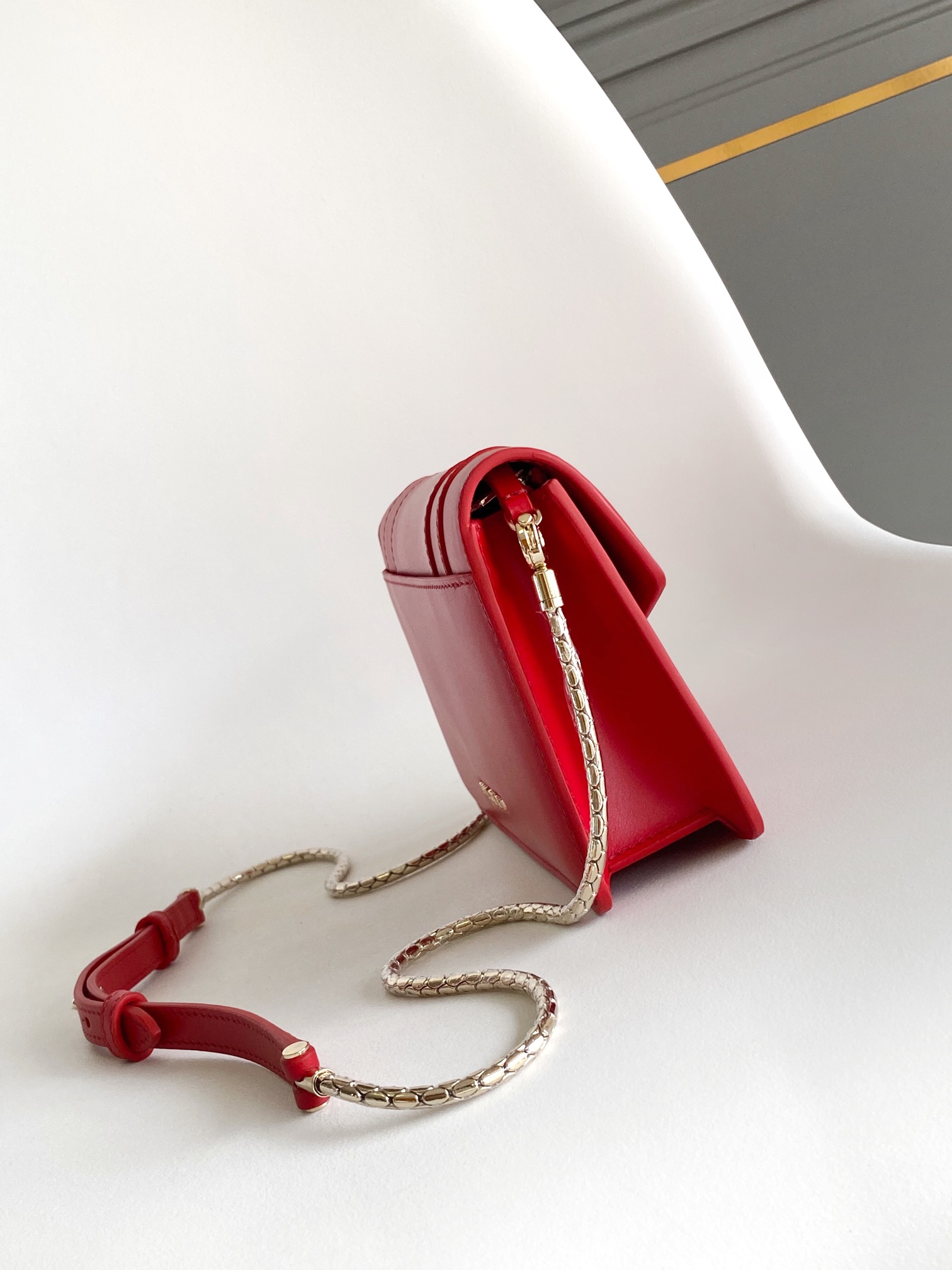 [TOP] BVLGARI Serpenti Forever Bag Calfskin 20x12x4cm - Red