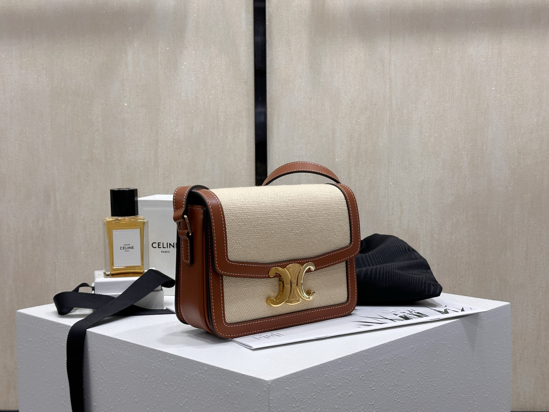 [TOP] CELINE Triomphe Bag Canvas/Cowhide 18.5x13.5x7cm - Beige - 711 Luxury