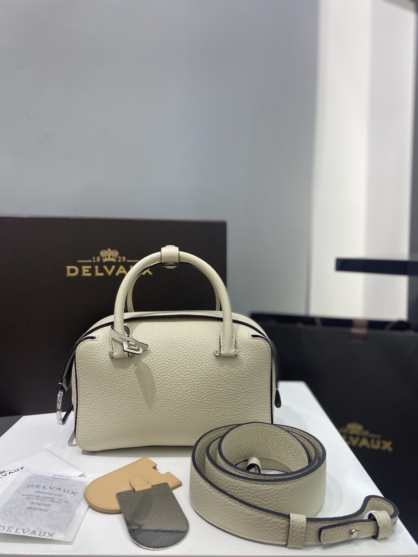[TOP] Delvaux Cool Box Bag 22cm - Beige - 711 Luxury